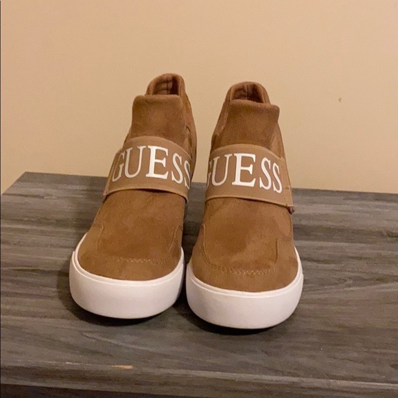 Shoes - Picture 2 of 6